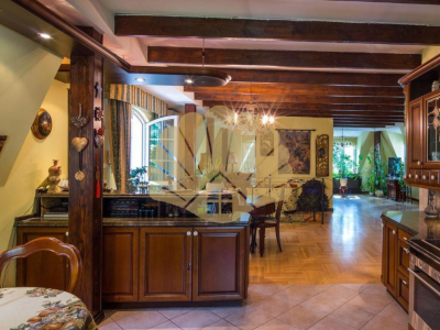 Villa - GRODZISKI, PODKOWA LEŚNA